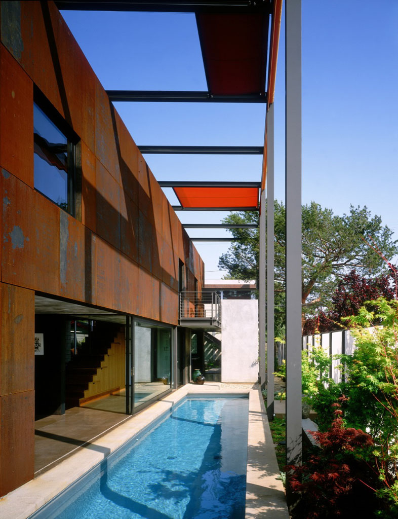 由Ehrlich Architects设计的700 palm住宅游泳池